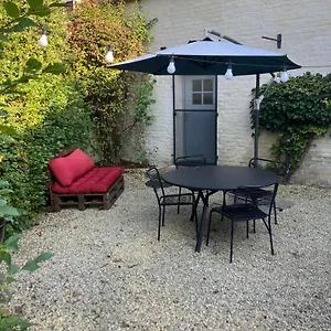 https://van-hamme-anno-1642-apartment.brusselshotelsbook.com